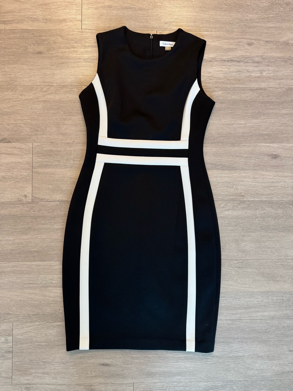 Calvin Klein Sleeveless Colorblock Scuba Sheath Dress